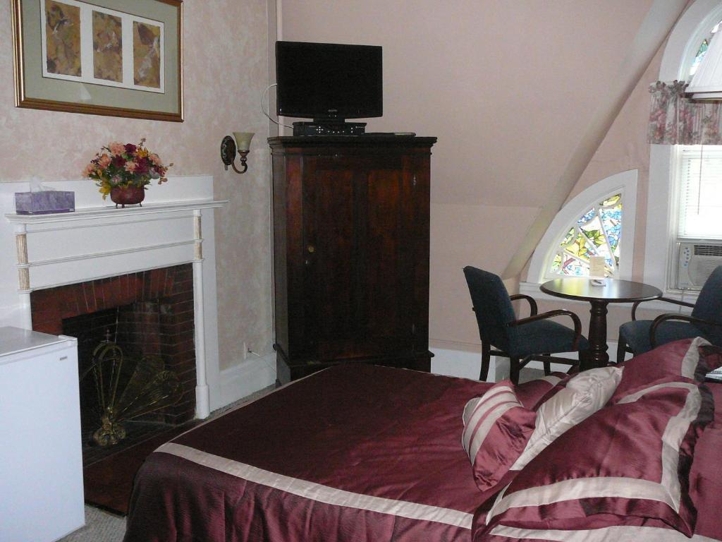 463 Beacon Street Pensión 2*
